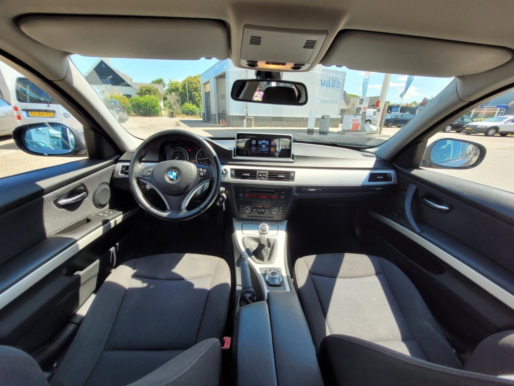 BMW 3-serie 316i business line navi.