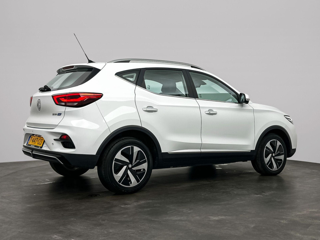 MG Zs-ev standard range luxury 50 kwh | wltp 320km | panorama/schuif-kantel