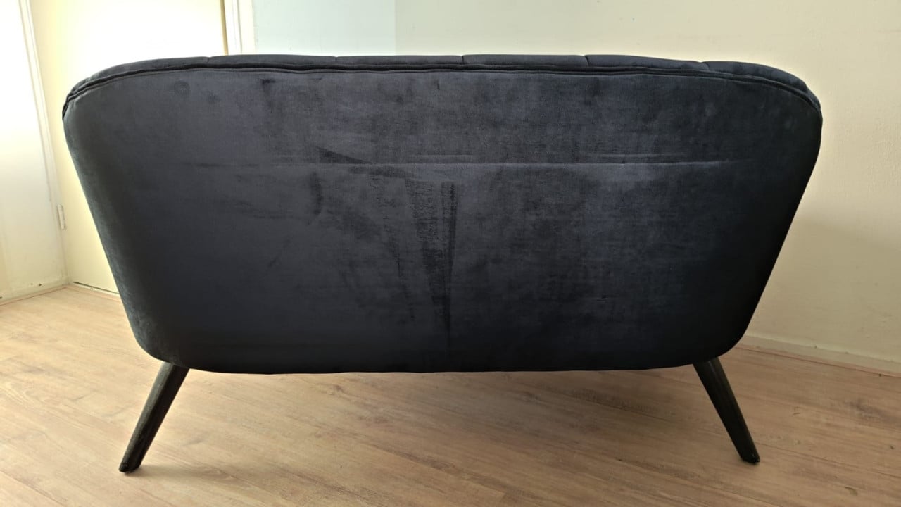 MOOI ZWART FLUWELEN BANKJE