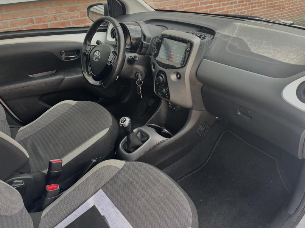 Toyota Aygo 1.0 vvt-i x-play limited | orig. nl | carplay | parkeercamera |