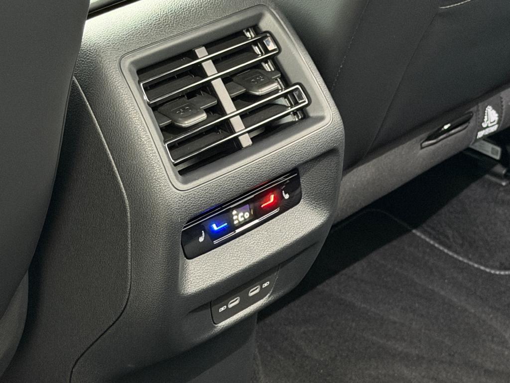 Volkswagen Tiguan 1.5 ehybrid r-line | black line | 360 camera | trekhaak |