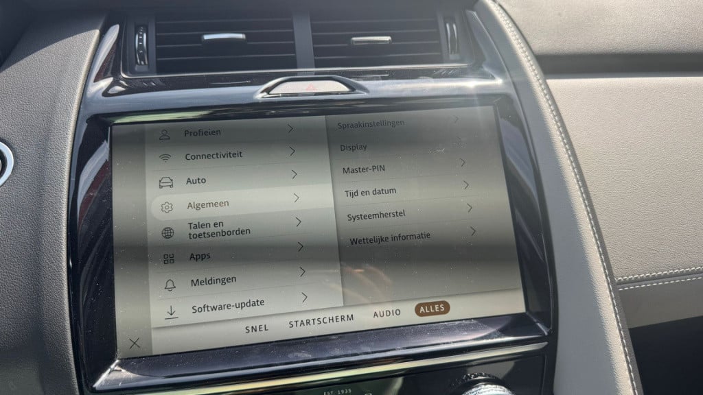 Jaguar E-pace 1.5 p300e awd r-dynamic s