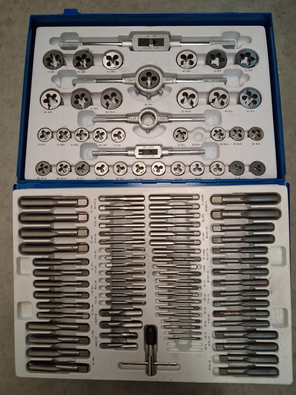 Doos tap en snijset.