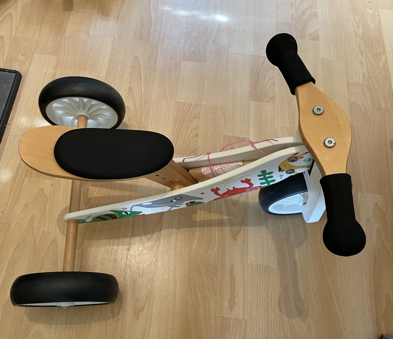 Prachtig houten loopfietsje