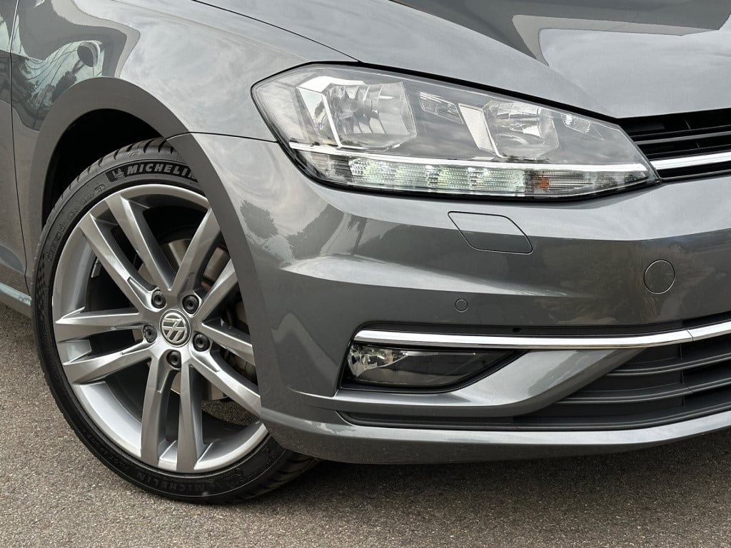 Volkswagen Golf 1.5 tsi 150pk dsg highline | camera | virtual cockpit | tre