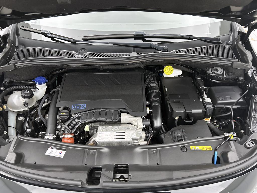 Peugeot 2008 110 pk signature | rijklaar | navigatie | parkeersensoren | lm