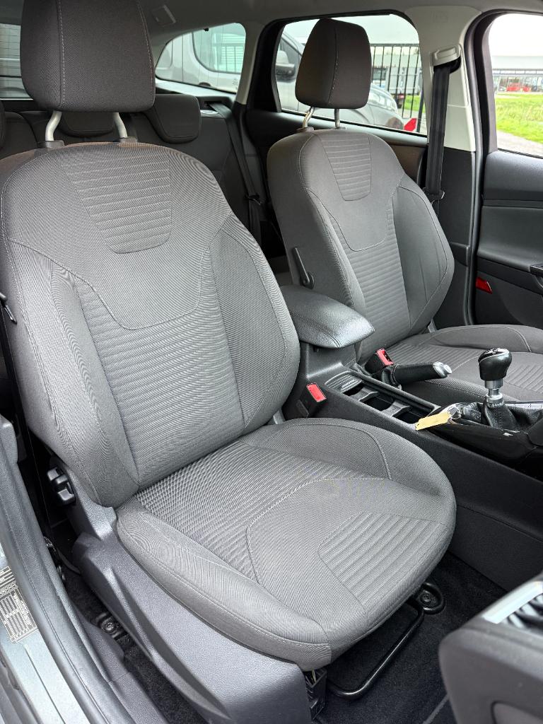 Ford Focus 1.0 - titanium edition