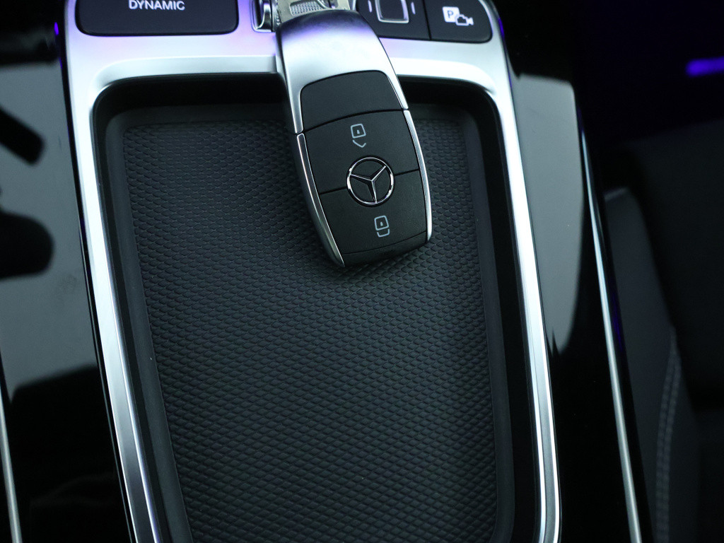 Mercedes-Benz A-Klasse 180 business solution amg | nightpakket | parkeerpak