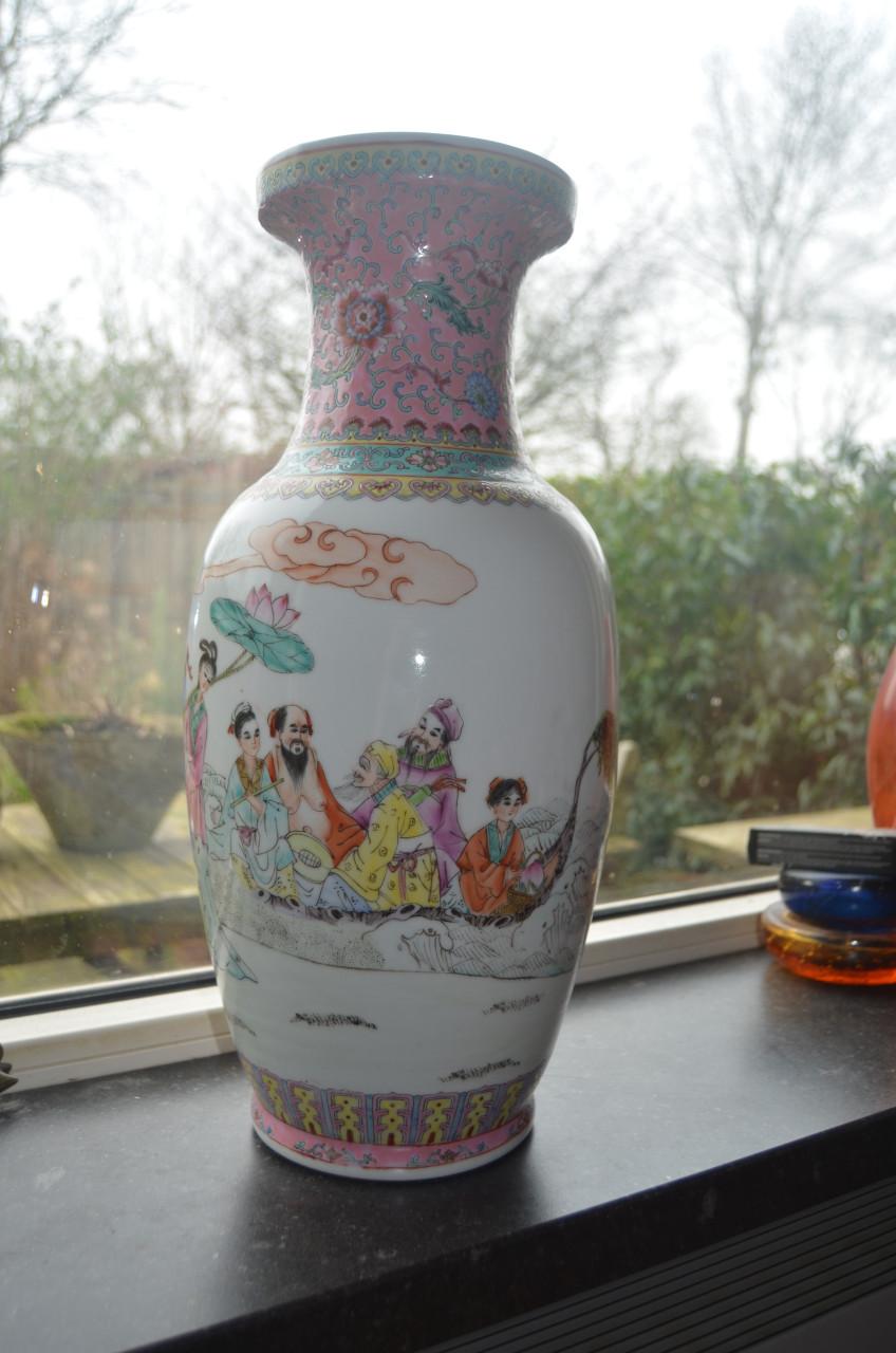 Mooie grote Chinese vaas, gesigneerd/gemerkt