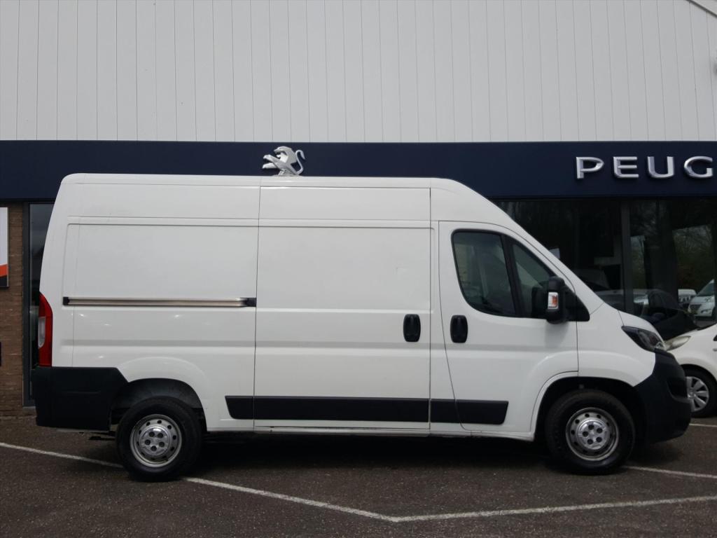 Peugeot Boxer gb 333 l2h2 bluehdi 140pk trekhaak | navigatie | cruise contr