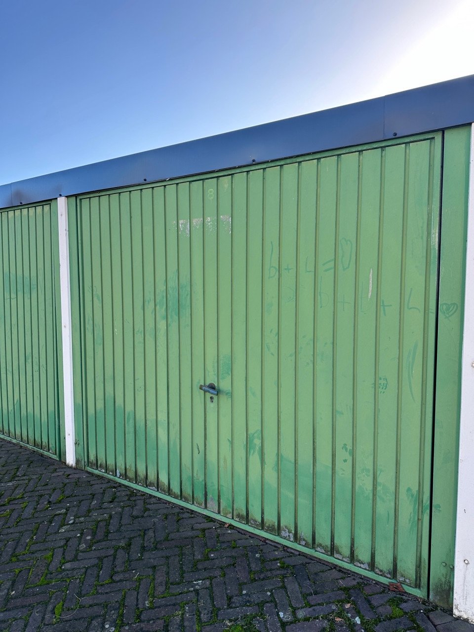 Te huut stalen garage box in Wemeldige!