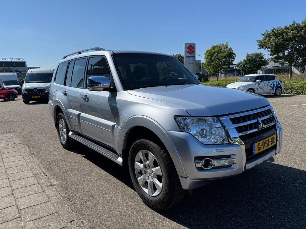 Mitsubishi Pajero 3.5 di- instyle automaat