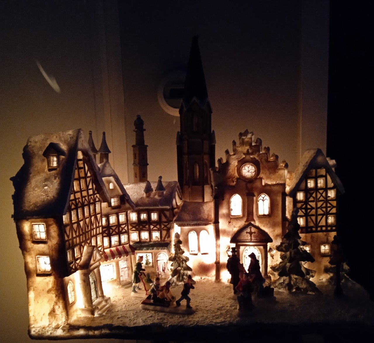 Prachtig kerstdorp met verlichting