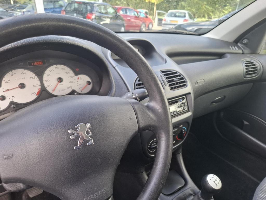 Peugeot 206 1.4i x-line lmv/trekhaak nieuwe apk