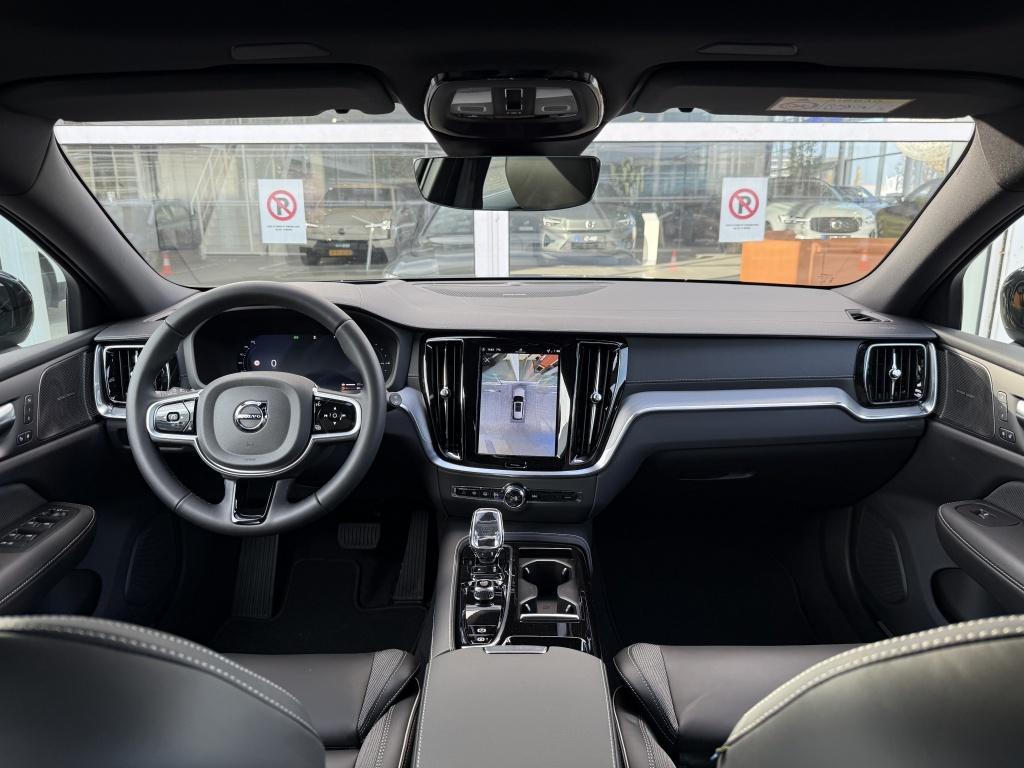 Volvo V60 t6 398pk recharge ultra dark| pano| 360camera| adap.cruise| awd