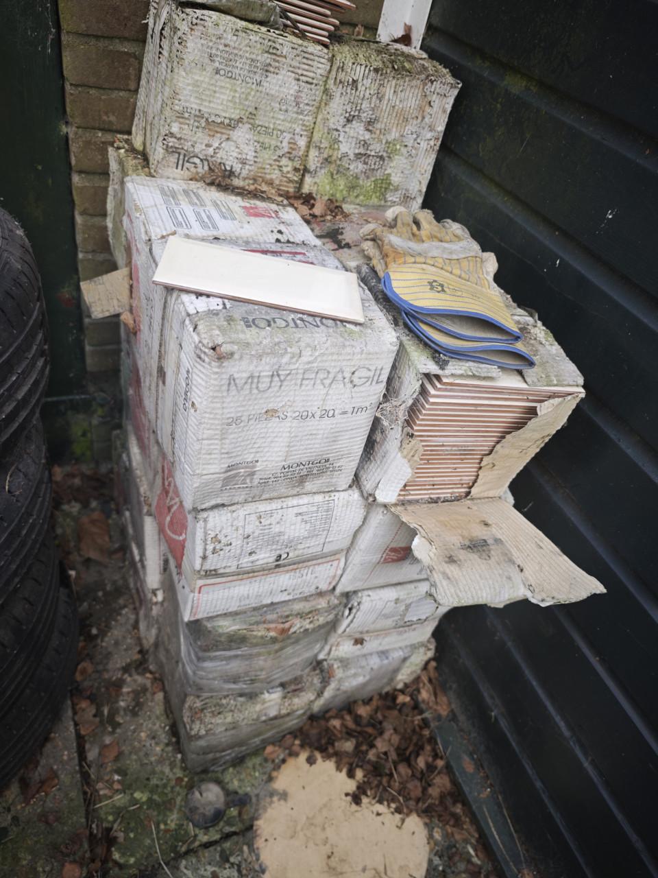 Wandtegeltjes ca 13m² crème wit met schuine kanten