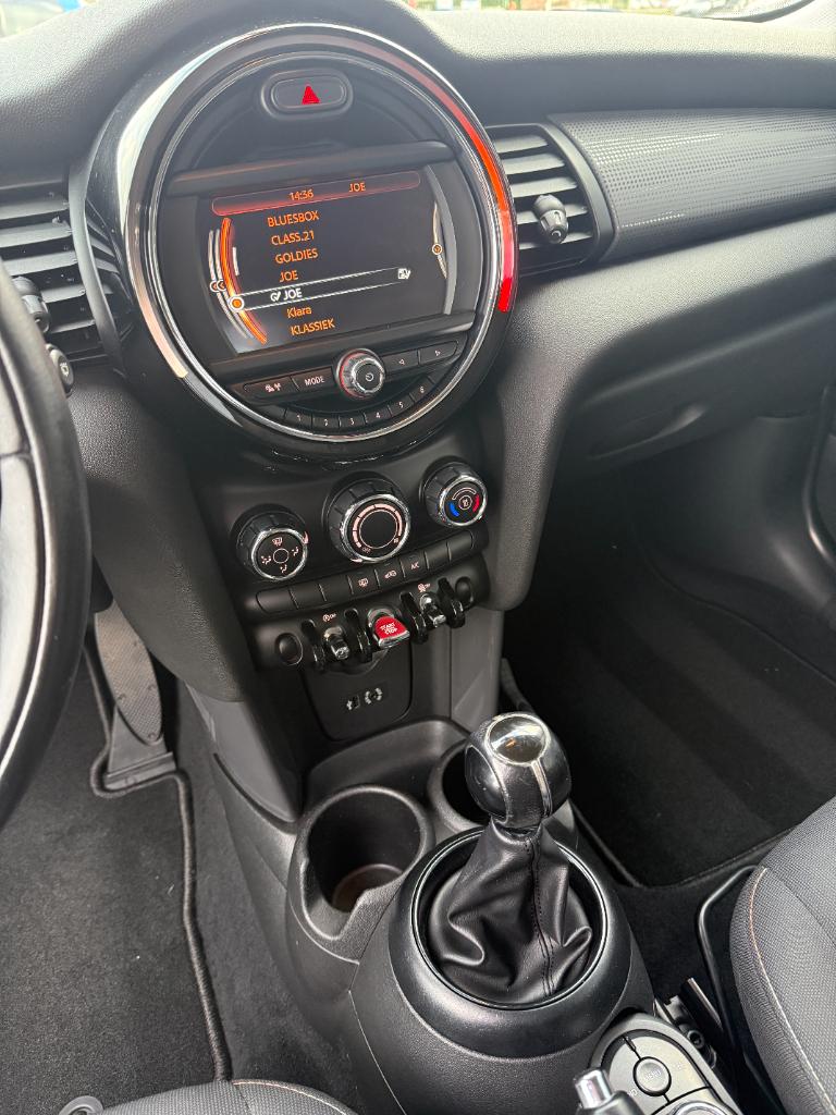 Mini Cooper 1.5 - business