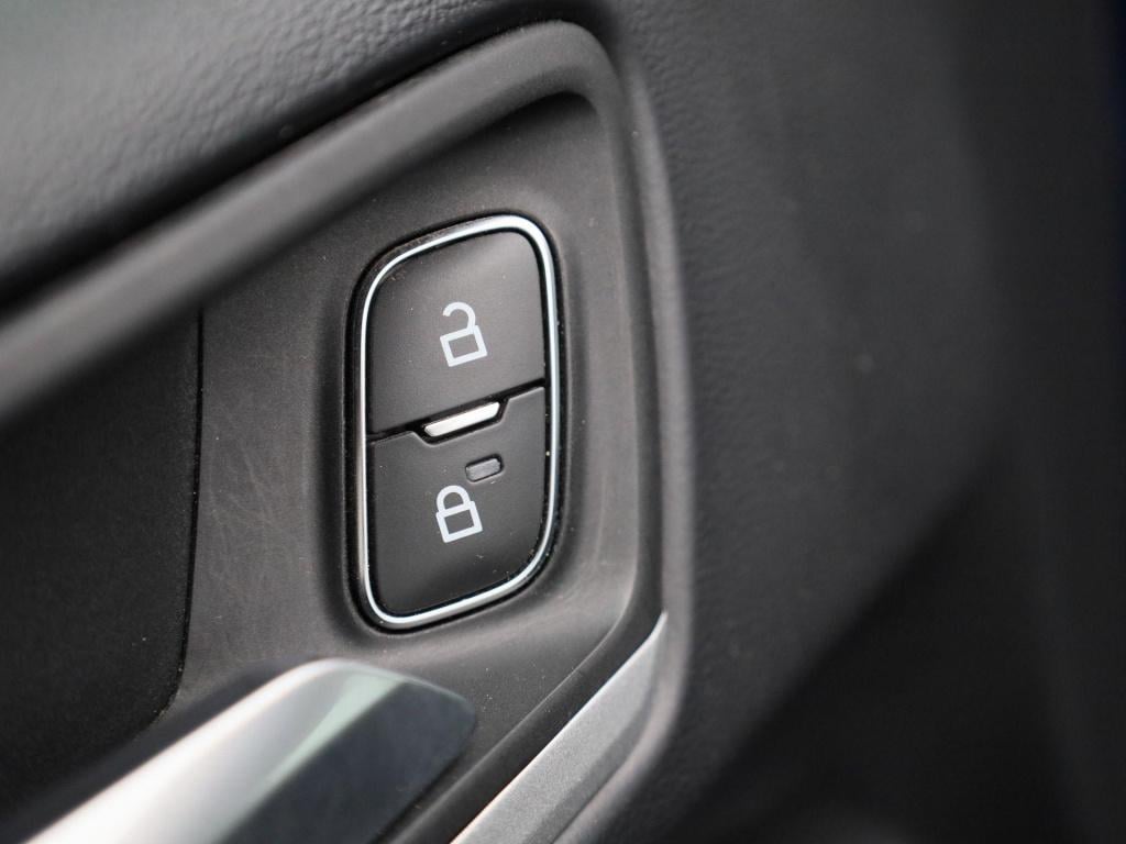 Ford Focus wagon 1.0 ecoboost trend edition business | climate control | cr
