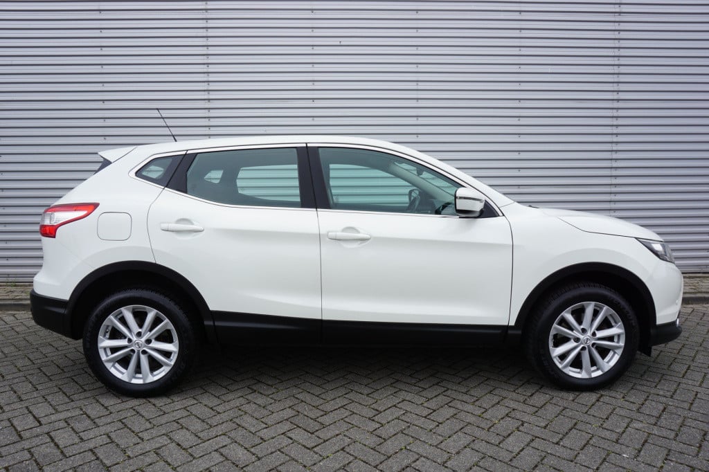 Nissan Qashqai 1.2 acenta climate / navi / cruise / stoelv. / camera / park