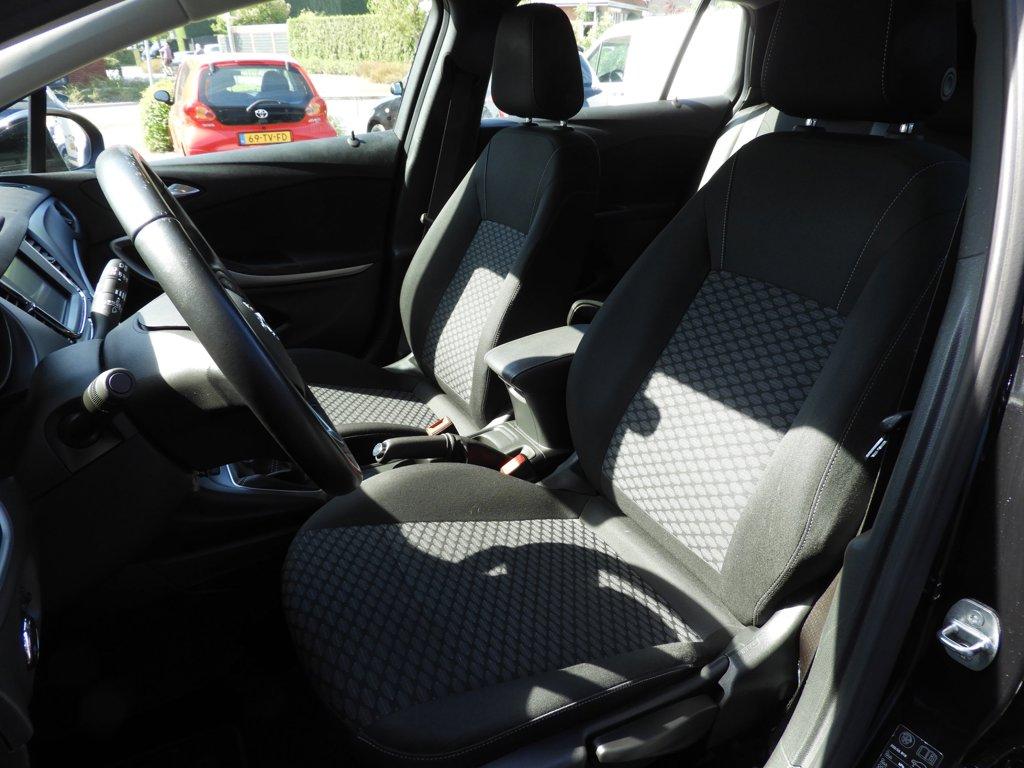 Opel Astra sports tourer 1.2 edition