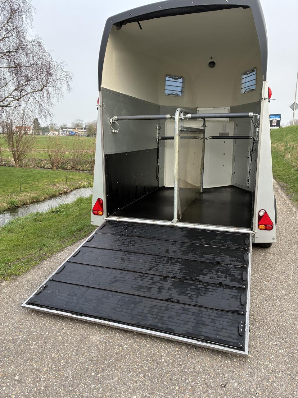 Volledig aluminium 2 paards met zadelkamer