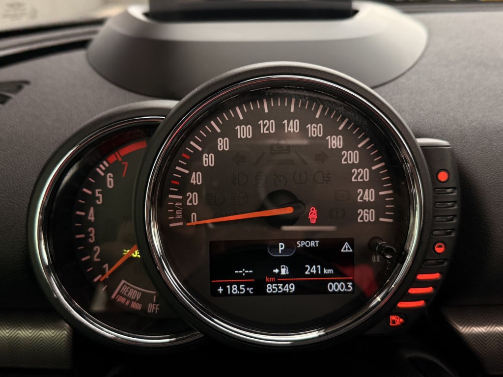 Mini Clubman mini 2.0 cooper s all4 chili serious business | leder | pano |