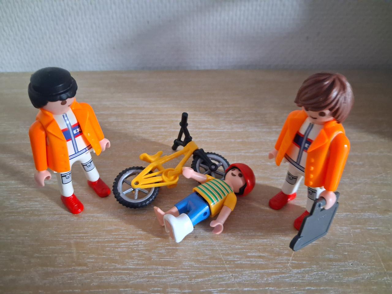 Playmobil ziekenauto met brancard, zwaailicht set 4221