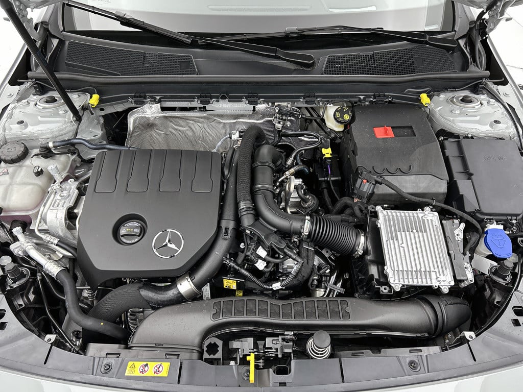 Mercedes-Benz A-Klasse 180 business solution amg | nightpakket | amg line p