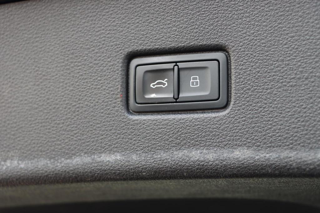 Audi Q5 sportback 55 tfsi e s edition competition 367pk s-tronic trekhaak |