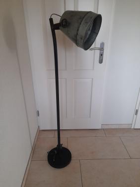 2 Leuke metalen vloerlamp (in goede staat )  Industriele look!
