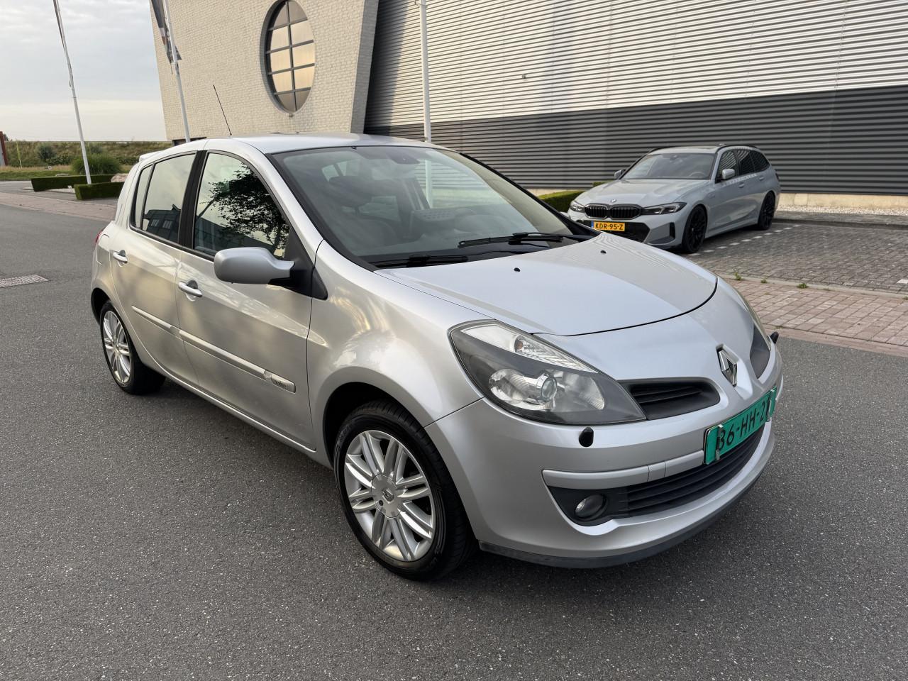 Renault Clio 1.6 benzine Initiale vol opties!