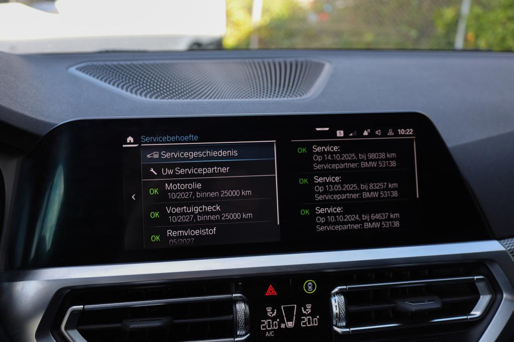 BMW 3-serie touring 330e m sport cam i trekhaak i acc i 292pk