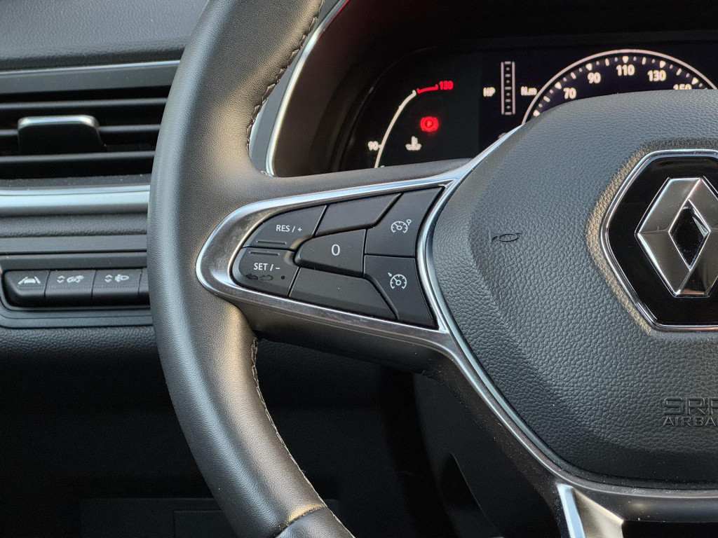 Renault Captur 1.3 tce 140 intens automaat, trekhaak!