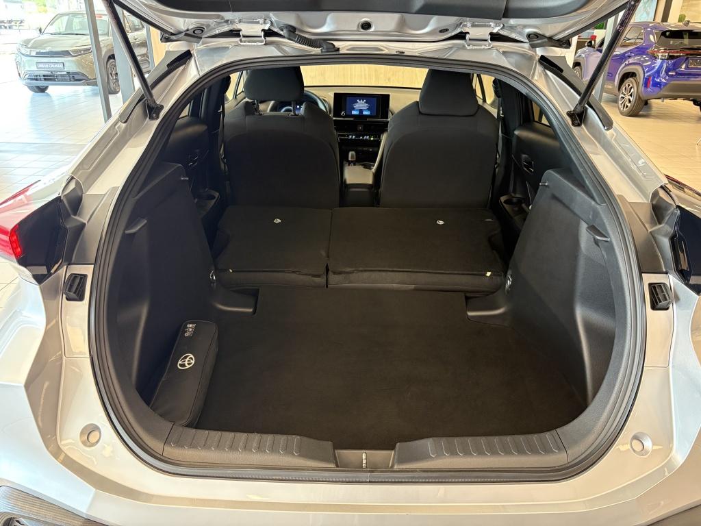 Toyota C-hr 1.8 hybrid 140 dyn