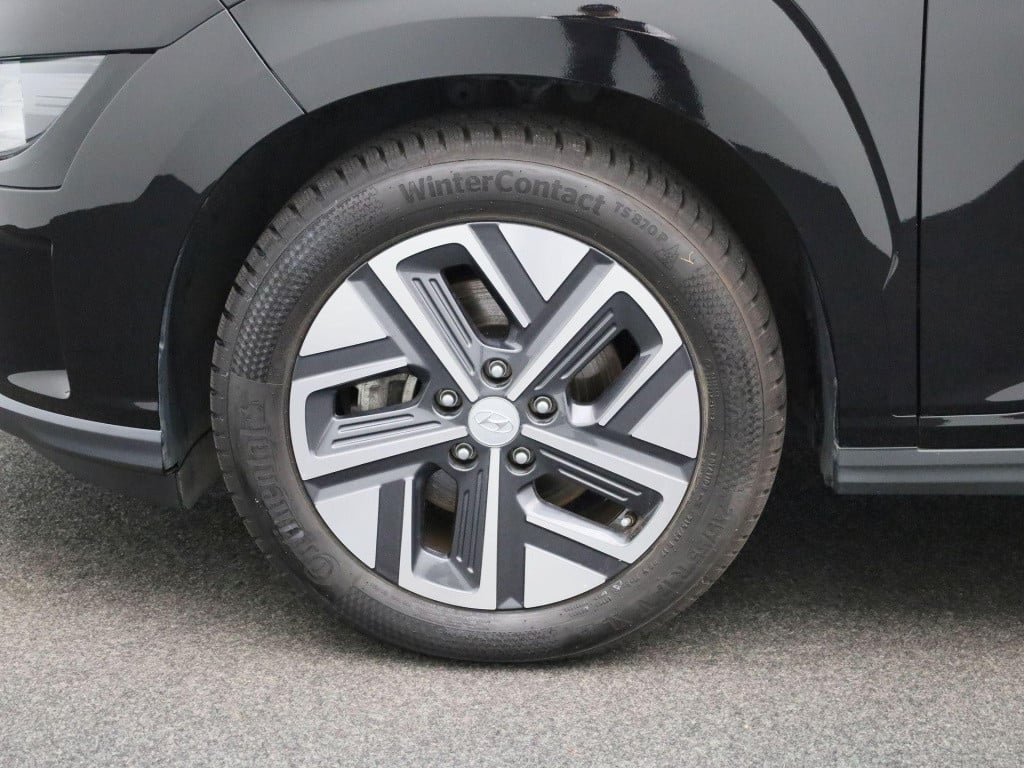 Hyundai Kona ev fashion 39 kwh | navi | camera | lmv | pdc | climate