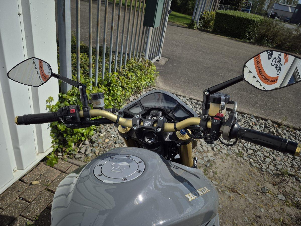 Honda CB1000R uit 2013, boordevol