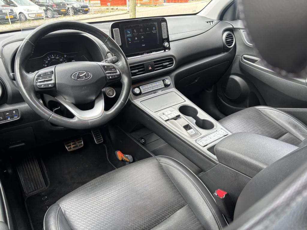 Hyundai Kona ev premium 64 kwh soh 95%