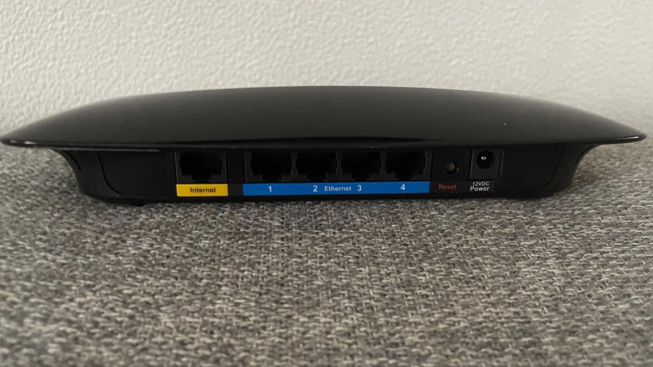 Cisco/Linksys WRT54G2 v1 Router 802.11g 2.4g
