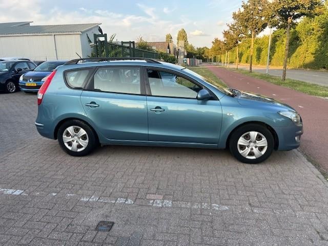 Hyundai I 30 cw 1.6i blue dynamic