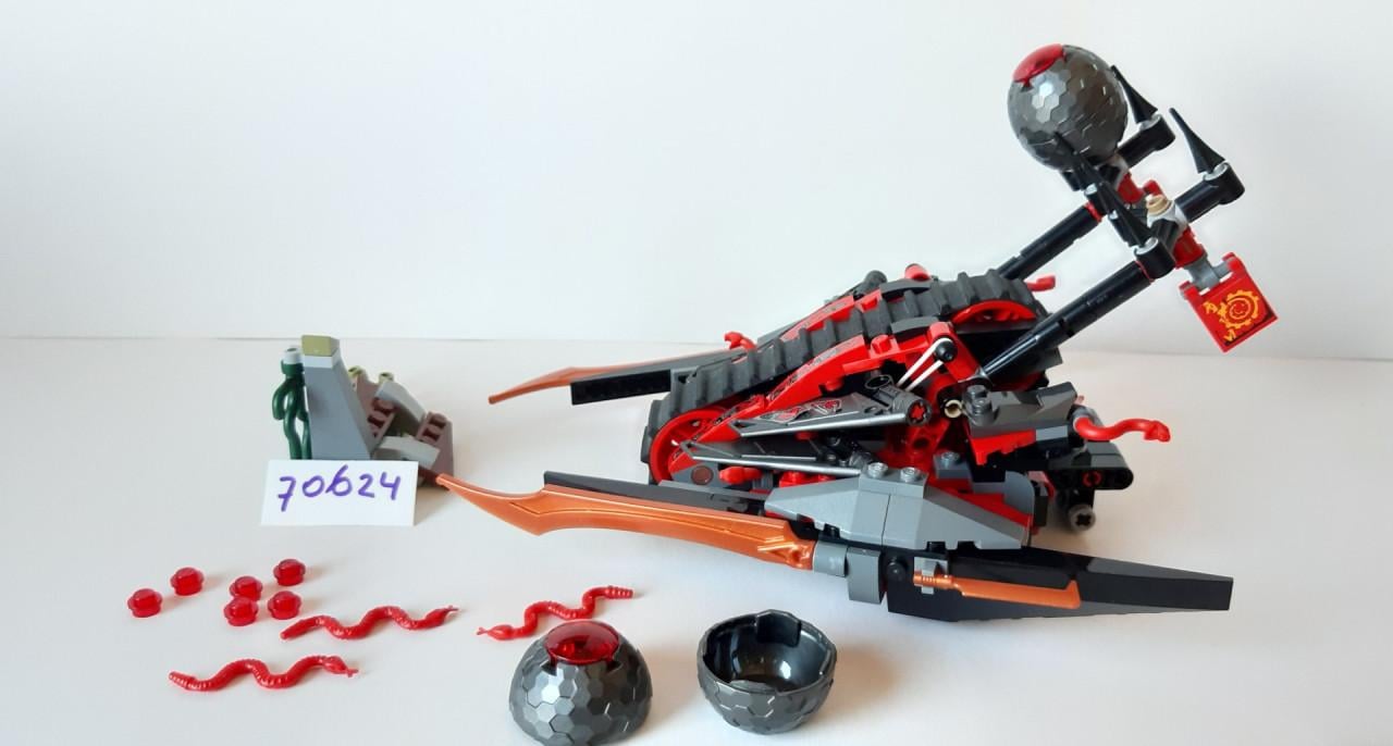LEGO NINJAGO 70624:  Vermillion Invasievoertuig