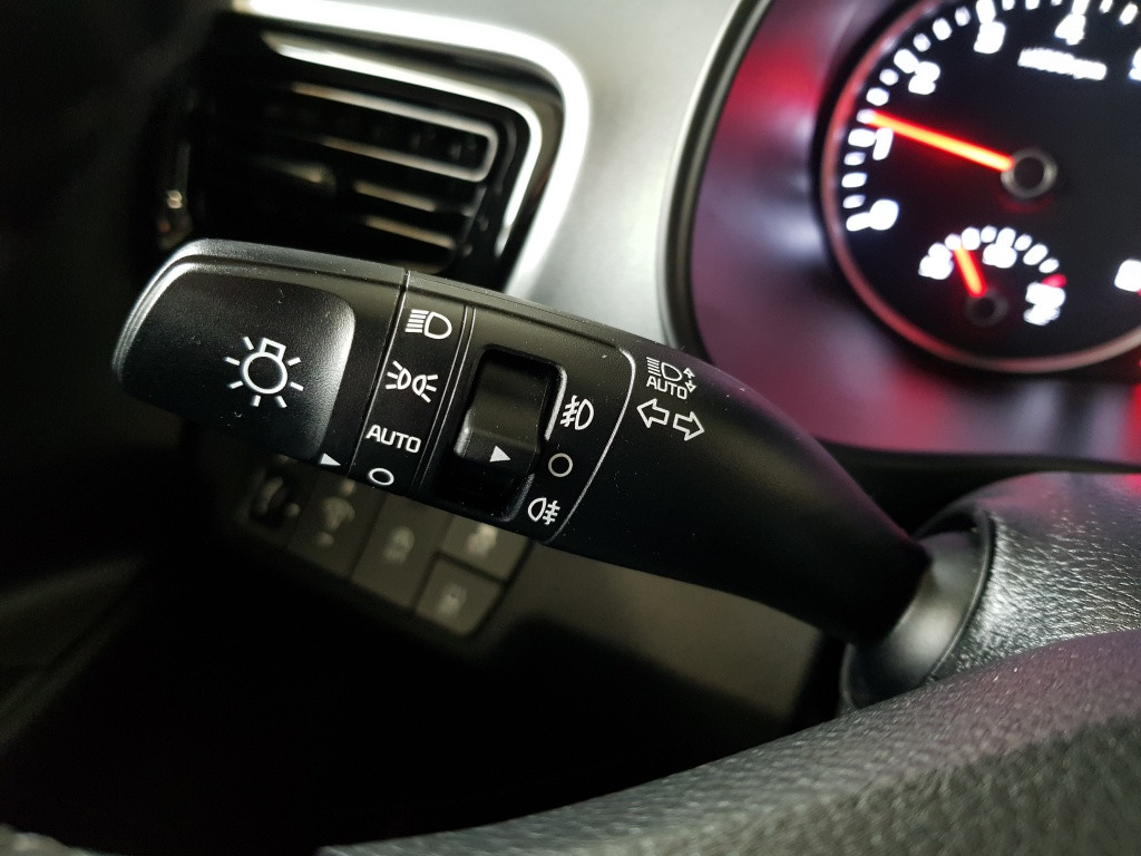 Kia Stonic mhev dynamicplusline 100 pk
