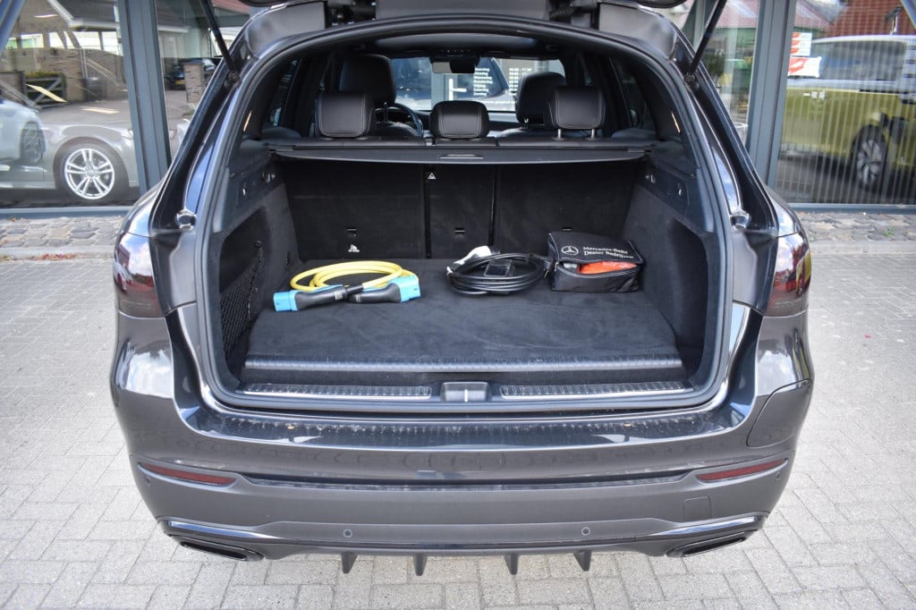 Mercedes-Benz Glc 300e 4matic amg | night | panoramadak | camera | nap | de