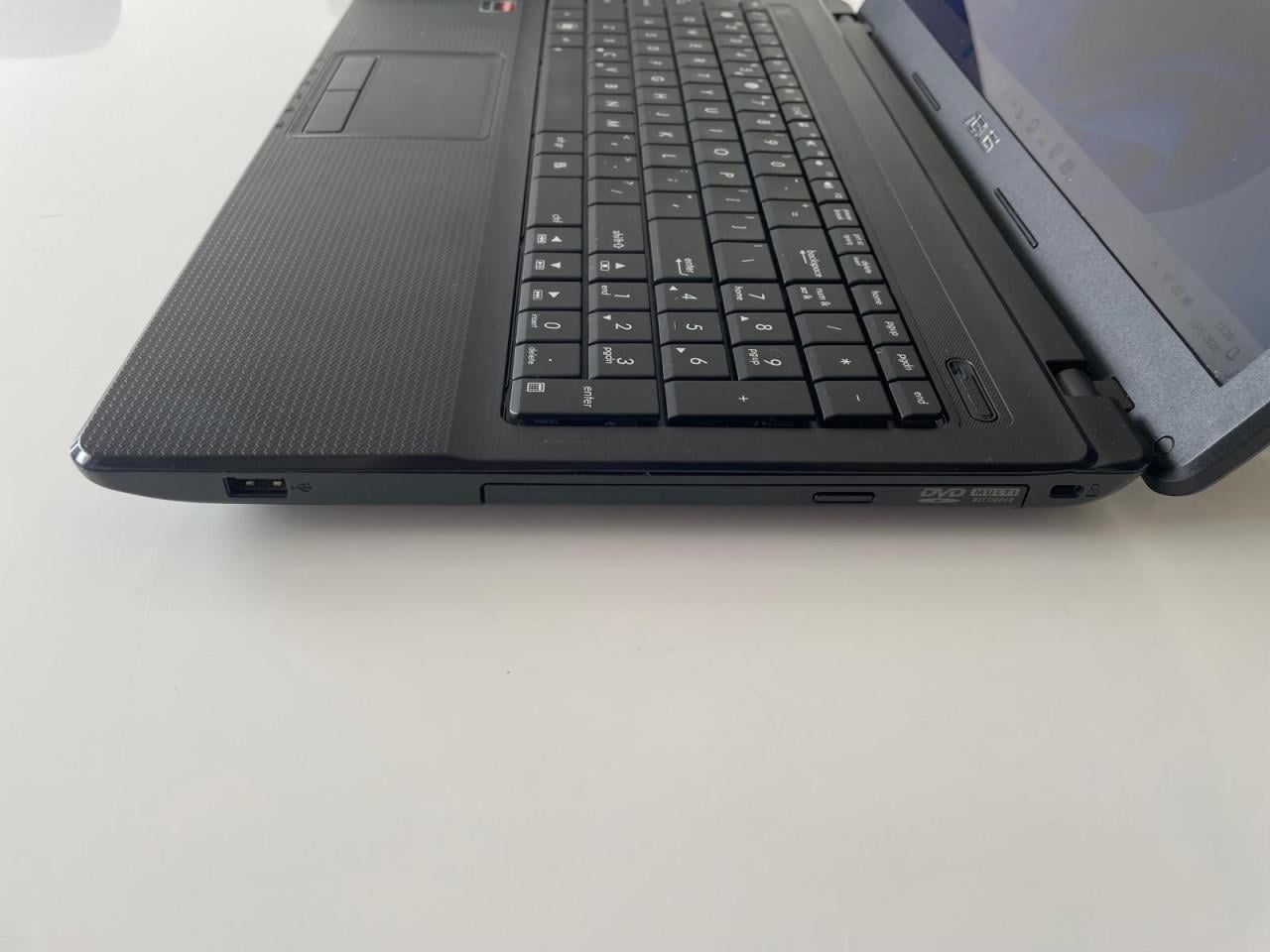 Asus laptop 15 inch | Windows 11 SSD en Muis