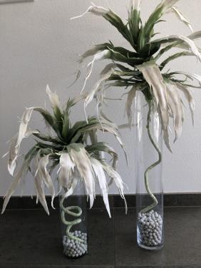 2 glazen bloemvazen