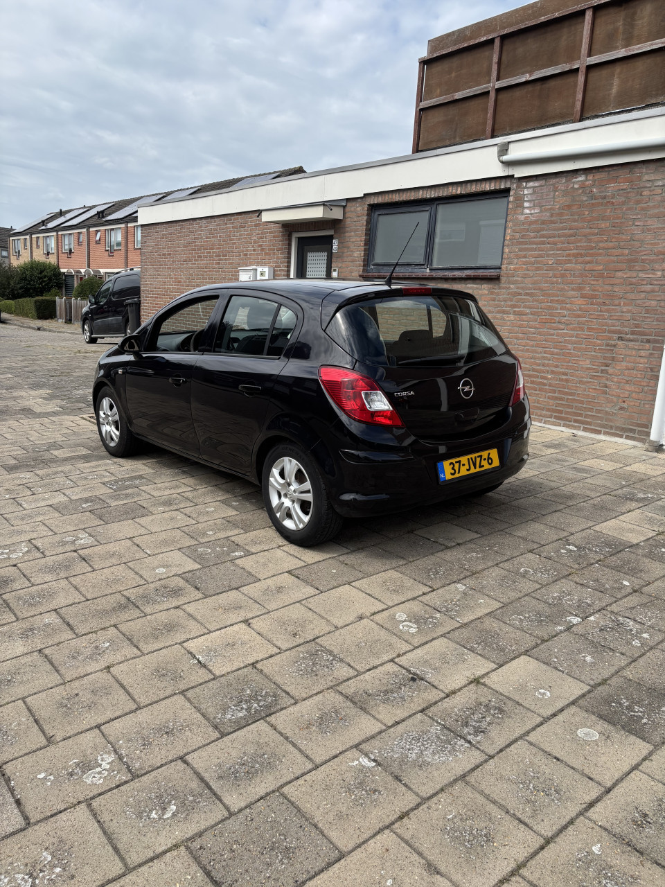 Opel corsa voljaar apk!