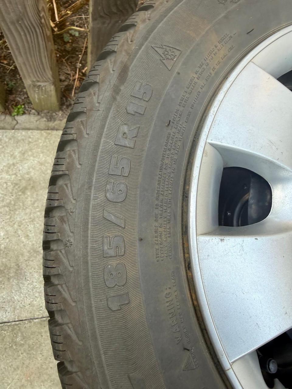 Michelin winterbanden 185/65 R 15 stalen velgen 88