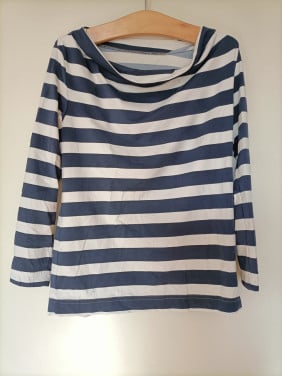 Leuk shirt met blauw/wit streep. Mooie soepele en zachte stof. Maat M/L.