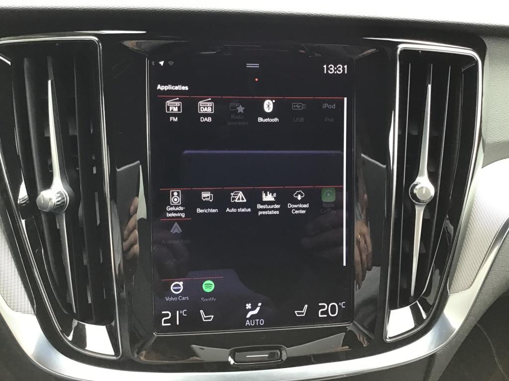 Volvo V60 2.0 t6 awd r. r-des. audio & park assist & climate line