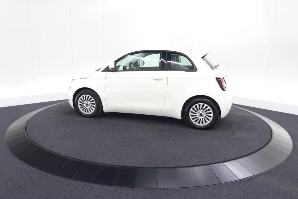 Fiat 500 urban 42 kwh | soh 96.8% | 3 fase laadfunctie | camera | apple car
