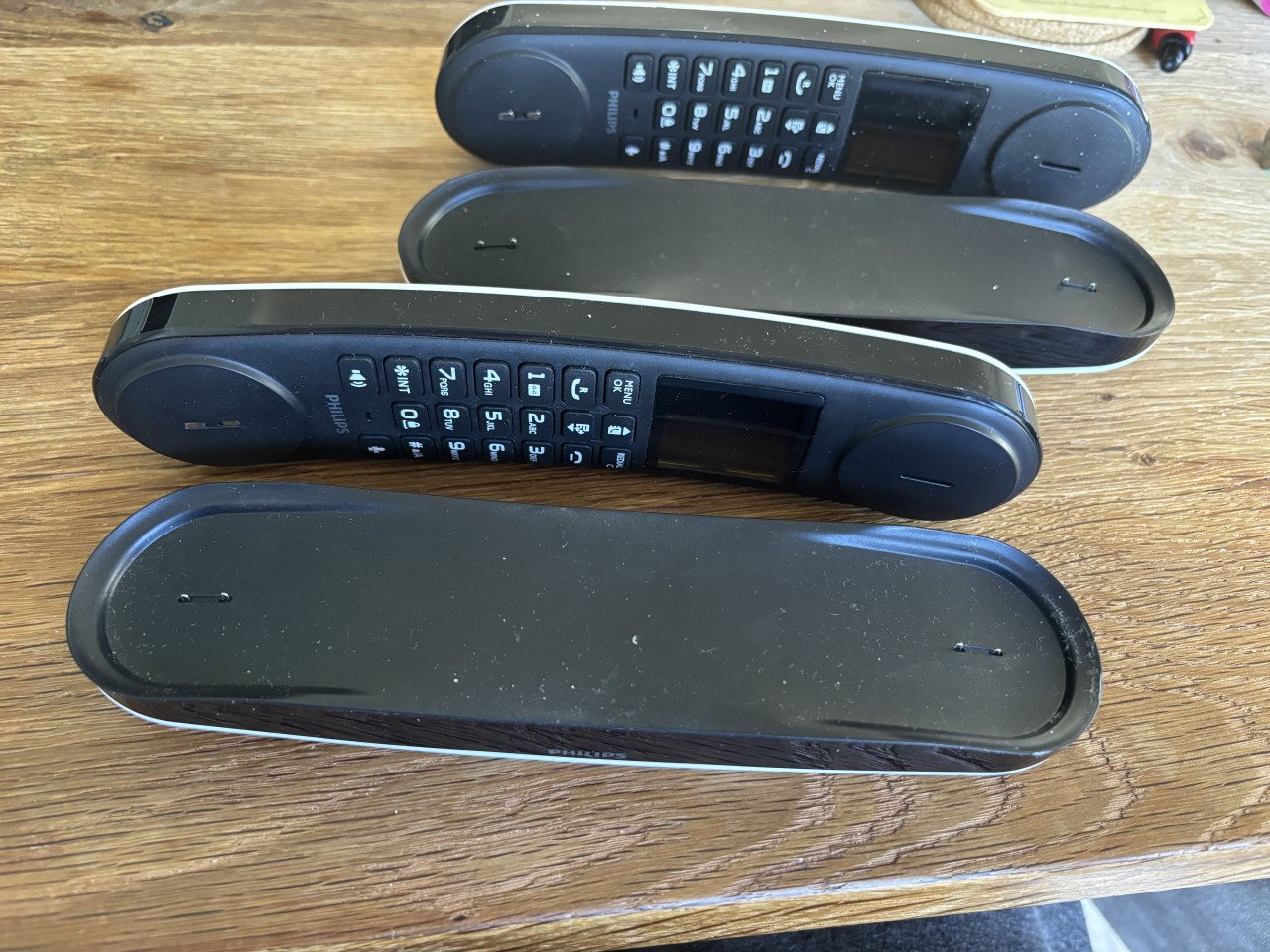 1 paar Philips design telefoons handsets